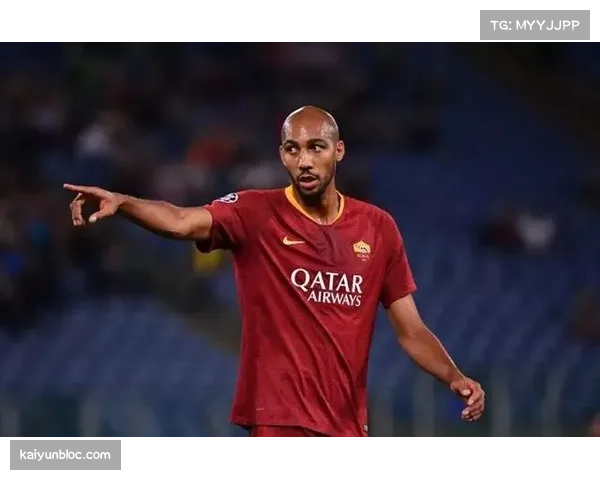 丰塞卡区域保护协防路线清晰,里昂被压制时阵型重建能力突出